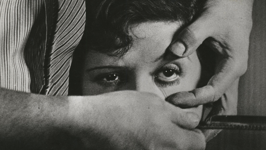 <p>Un Chien Andalou (Dalí et Buñuel)</p>