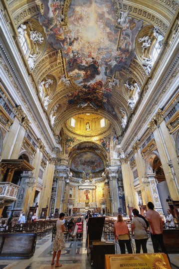 <p>Il Gesù (1558, Rome) gevel (1575-1584), plafond (1672-1685)</p>