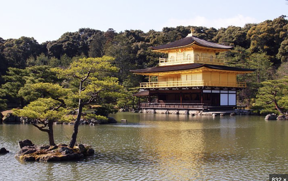 <p> (Muromachi Period)Zen pavilion,<strong>covered in gold, next to a pond, looks like it is floating, and creates a sense of illusion</strong></p>