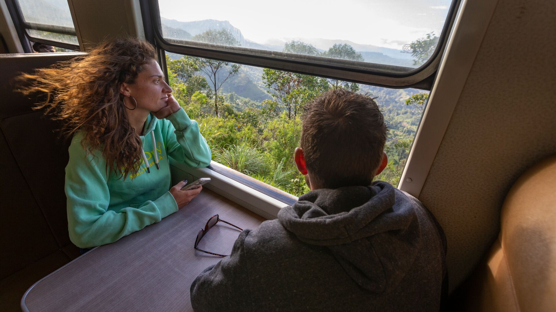 <p><span style="line-height: 115%;">What is the best way to travel around Russia? (Кстати, я думаю, что лучший способ путешествовать по России - это на поезде, потому что это удобно/комфортно и не очень дорого) </span></p>