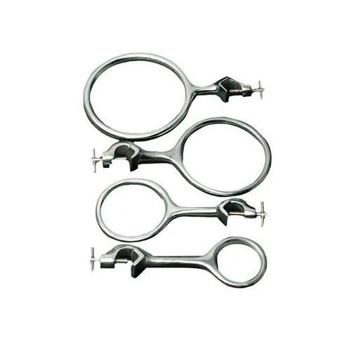 <p>It attaches to a ring stand to hold and support glassware securely above a work surface.</p>