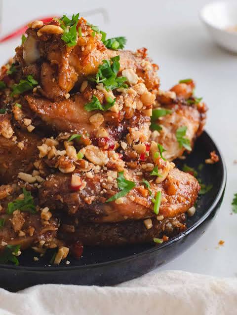 <p>Fried tamarind chicken wings</p>