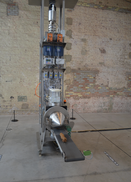 <p>Cloaca (Delvoye, 2000)</p>