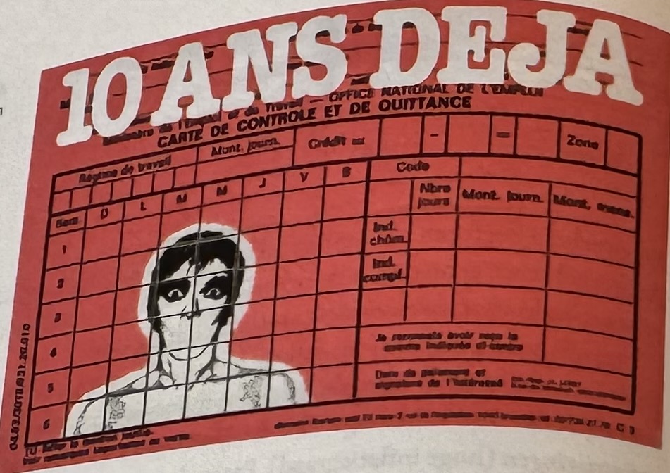 <p>Wat symboliseert de afgebeelde 'stempelkaart' met de opvallende rode tekst "10 ANS DEJA" uit de jaren 1980?</p>