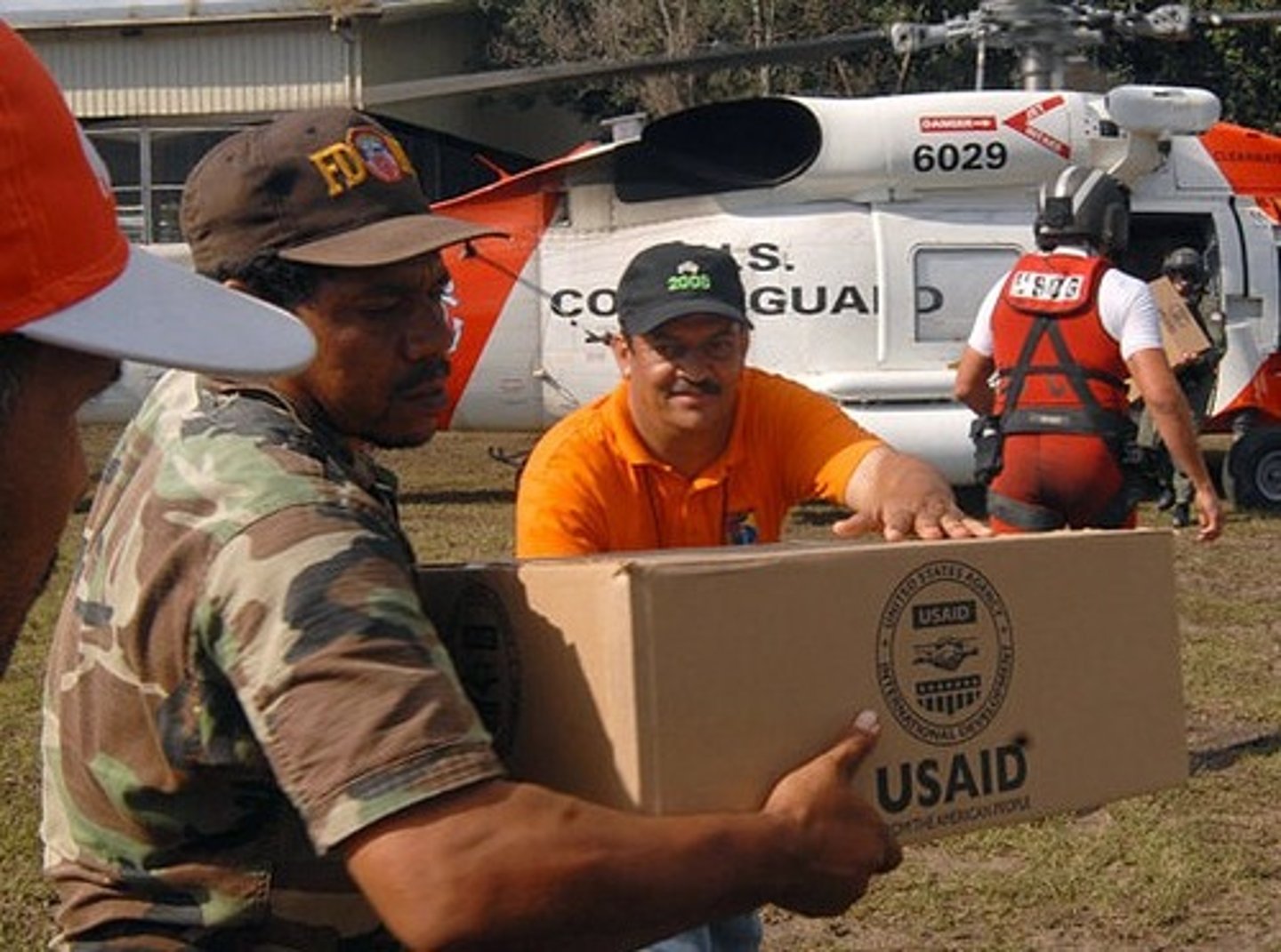 <p>- UK government put £18 million to aid Mozambique</p><p>- In Mozambique 140 evacuation centres were set up</p><p>- the WHO provided 900,000 cholera vaccinations</p>