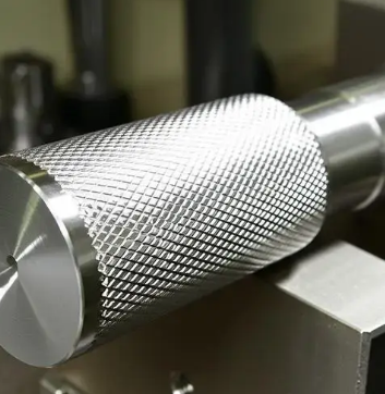 <p><strong>Knurling pattern</strong></p><ul><li><p>Texturing — increase static friction between fingers and handle resulting in reduced pinch force in grasp</p><ul><li><p><strong>Texture </strong>= more control, and reduce muscle fatigue</p></li></ul></li><li><p>No texture = decrease control in wet environment = increase muscle fatigue</p></li><li><p><strong>Raised texturing</strong> = easier to hold</p></li></ul><p></p>