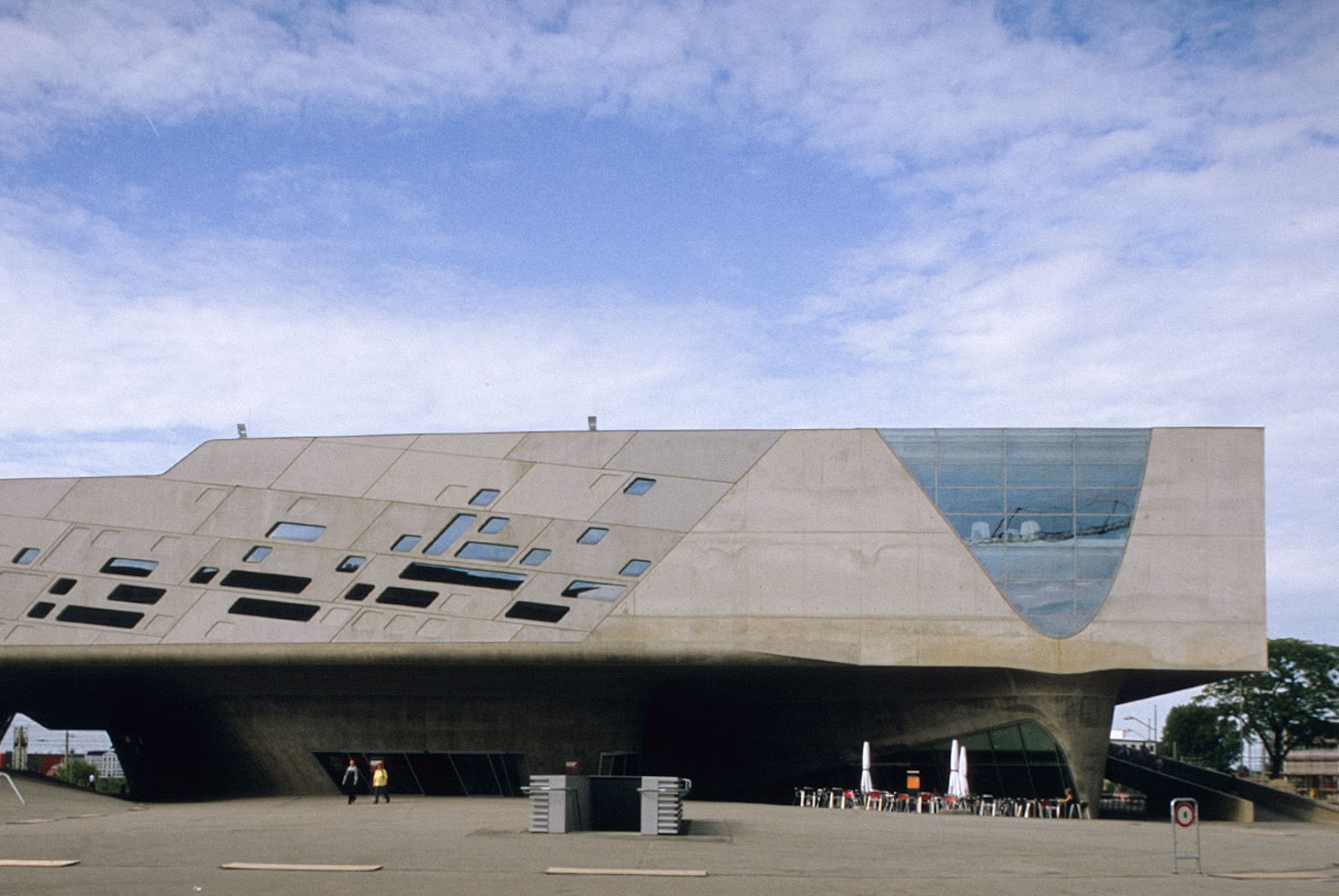 <p>Phaeno Science Center (Germany)</p>