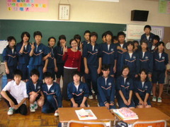 <p>(n) trường Trung học cơ sở</p><p>- A school for children aged between about 7 and 1</p>
