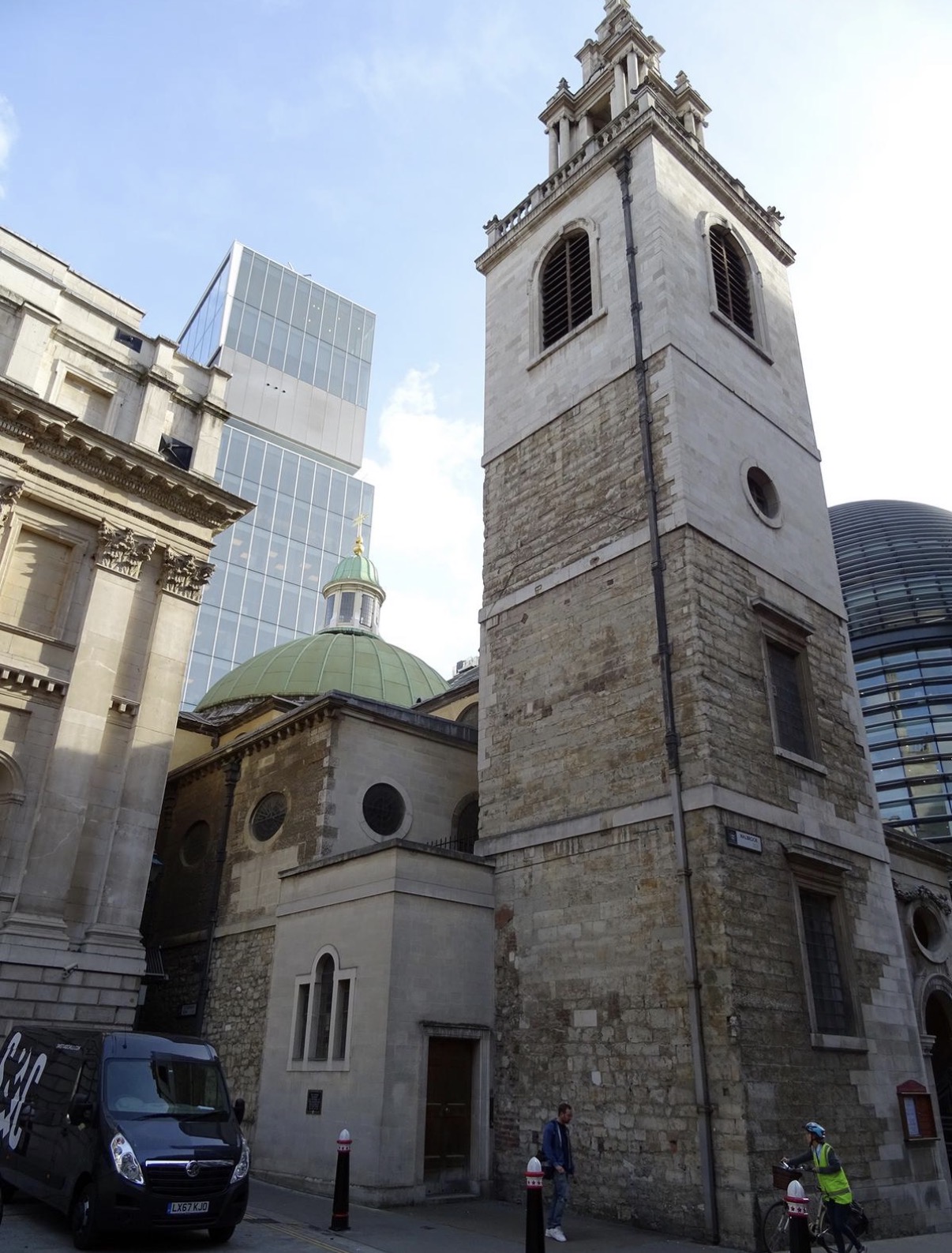 <p>London</p><p>Christopher Wren</p><p>1672-1679</p>