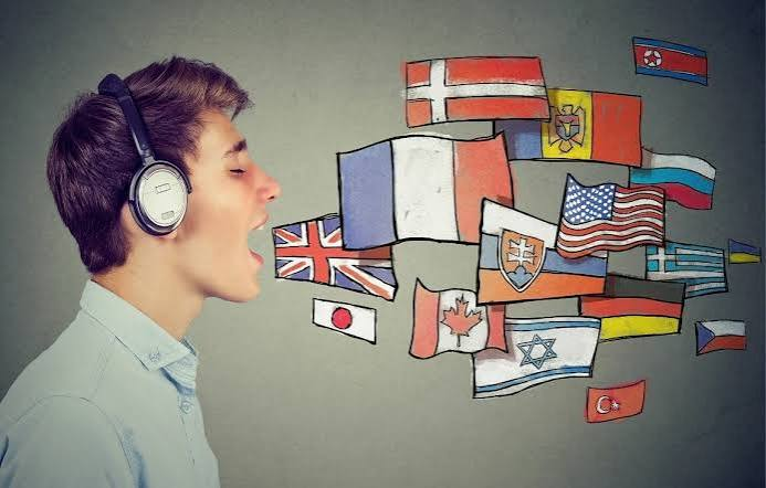 <p>linguist (N) /ˈlɪŋɡwɪst/ <span style="color: red;">Writing </span></p><ul><li><p>—-are studying how social media affects modern communication.</p></li></ul><ul><li><p><strong>Collocation:</strong> Renowned linguist, accomplished linguist, professional linguist.</p></li></ul><p></p>