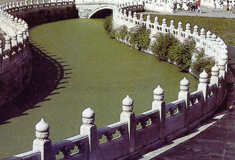 <p>what is the purpose of the river in the forbidden city?</p>