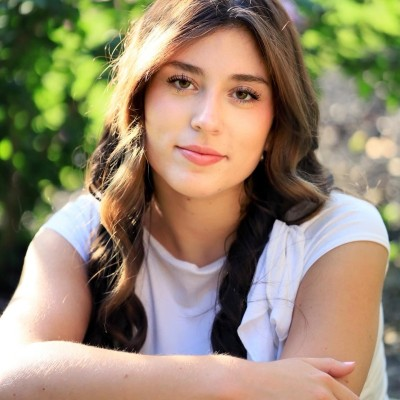 <p><span style="background-color: transparent; font-family: "Times New Roman", serif;"><strong>Grace Gibson</strong></span></p>