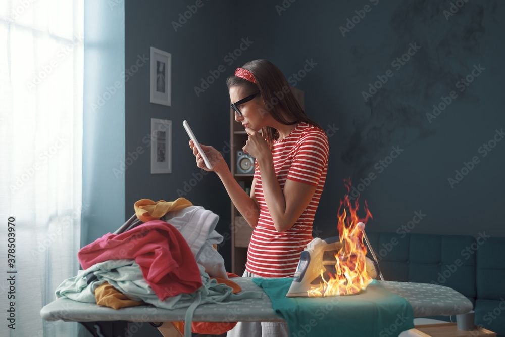 <p>Careless<br>مستهتر / غير مبالي</p>