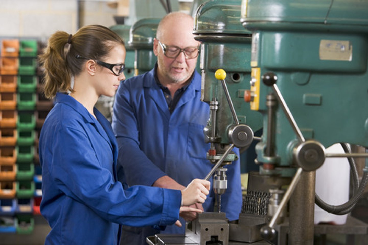 <p>apprentice, trainee</p>