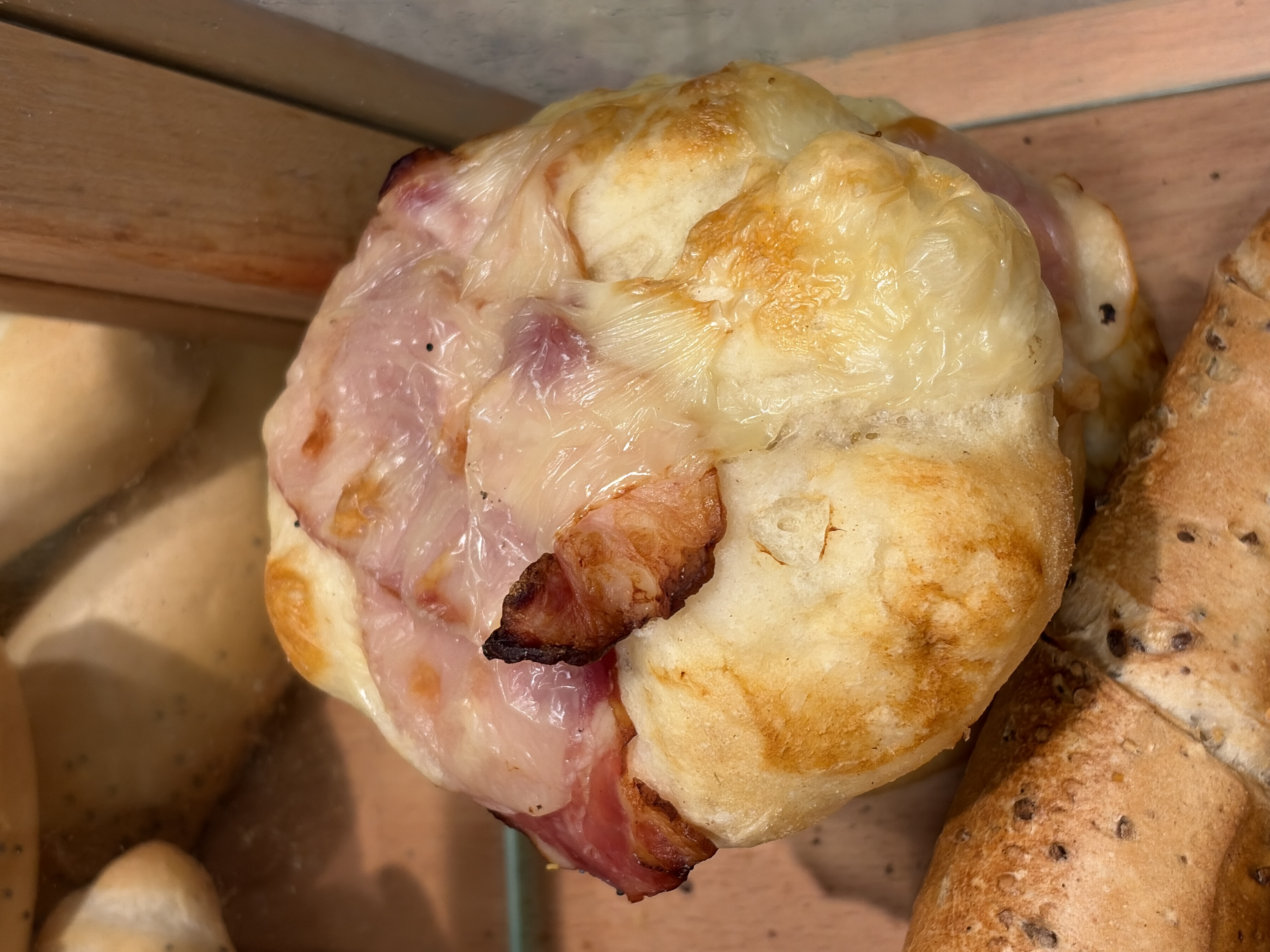 <p>Houska Slanina Syr</p>