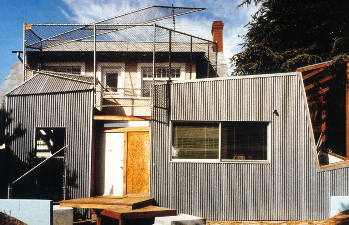 <p><span style="background-color: transparent;">Gehry House</span></p>