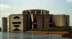<p>this capitol KAHN make it through a revolution</p>