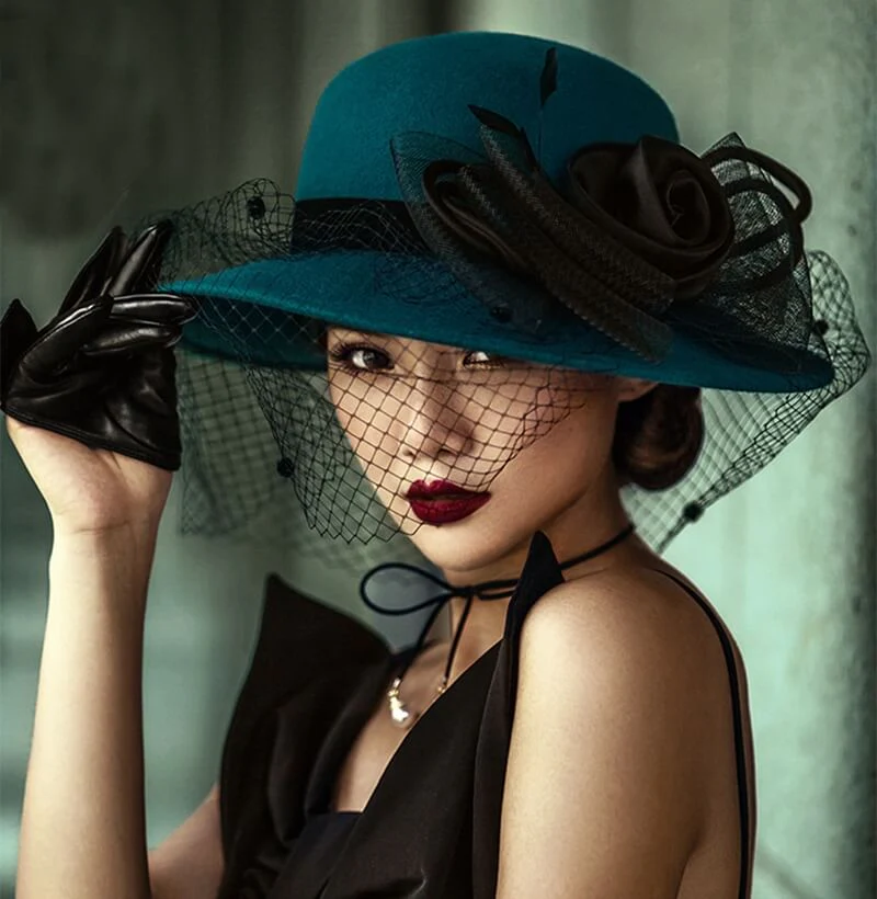 <p><strong>veneer of</strong></p>