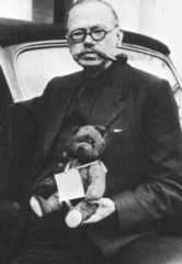<p>First proposed by archaeologist V. Gordon Childe, between approximately 4000 and 1500 BCE human societies in certain river valleys transformed from Neolithic farming villages into more complex urban societies. What might this transition be called?</p>