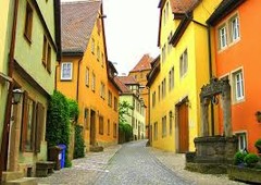 <p>The house is on a quiet street.</p>