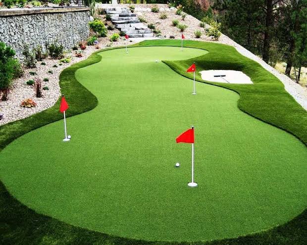 <p>golf course [<span><span>ɡɒlf kɔːs]</span></span></p>
