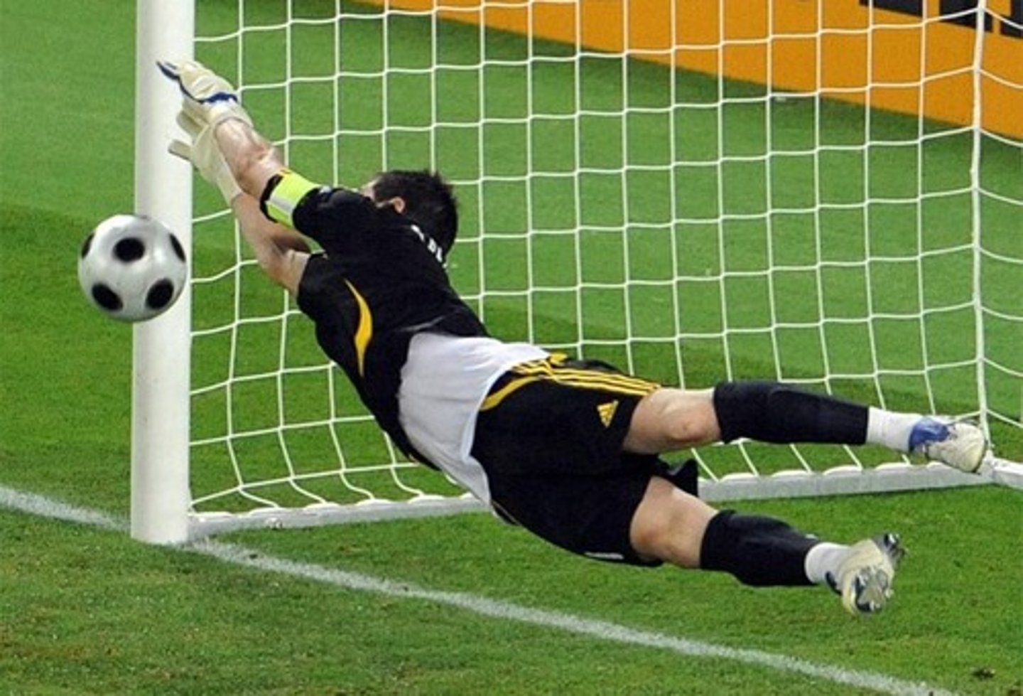 <p>THE GOAL KEEPER, GOAL</p>