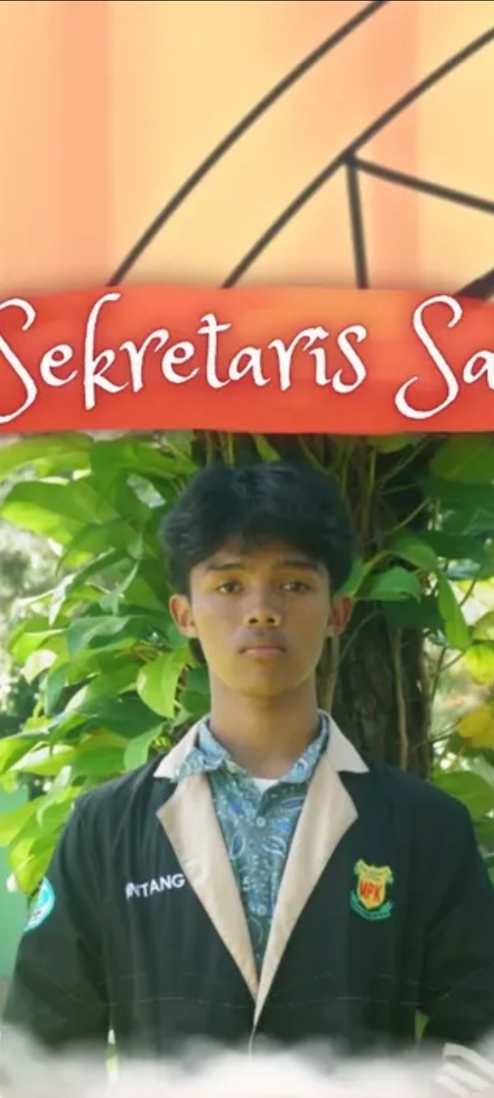 <p>Siapa nama dan jabatannya?</p>