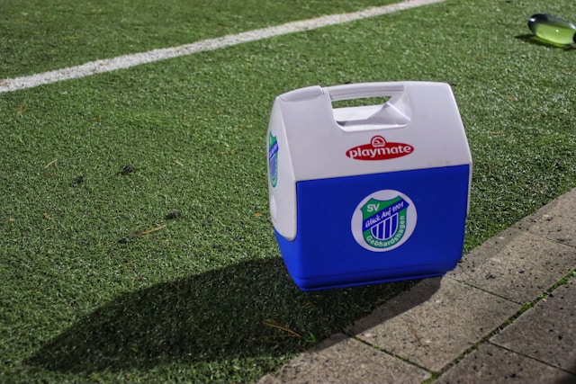 <p>cooler</p>