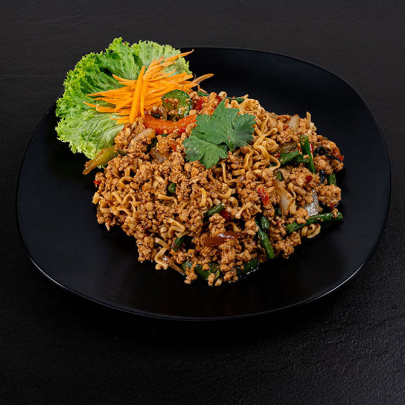<p>Wok nouilles et viande hachée (poulet et existe en version porc-muu aussi)</p>