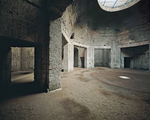 <p>what is it, what is the hole on the roof called, which term came from this, where is it, when was it built</p>