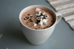 <p>un chocolat chaud</p>