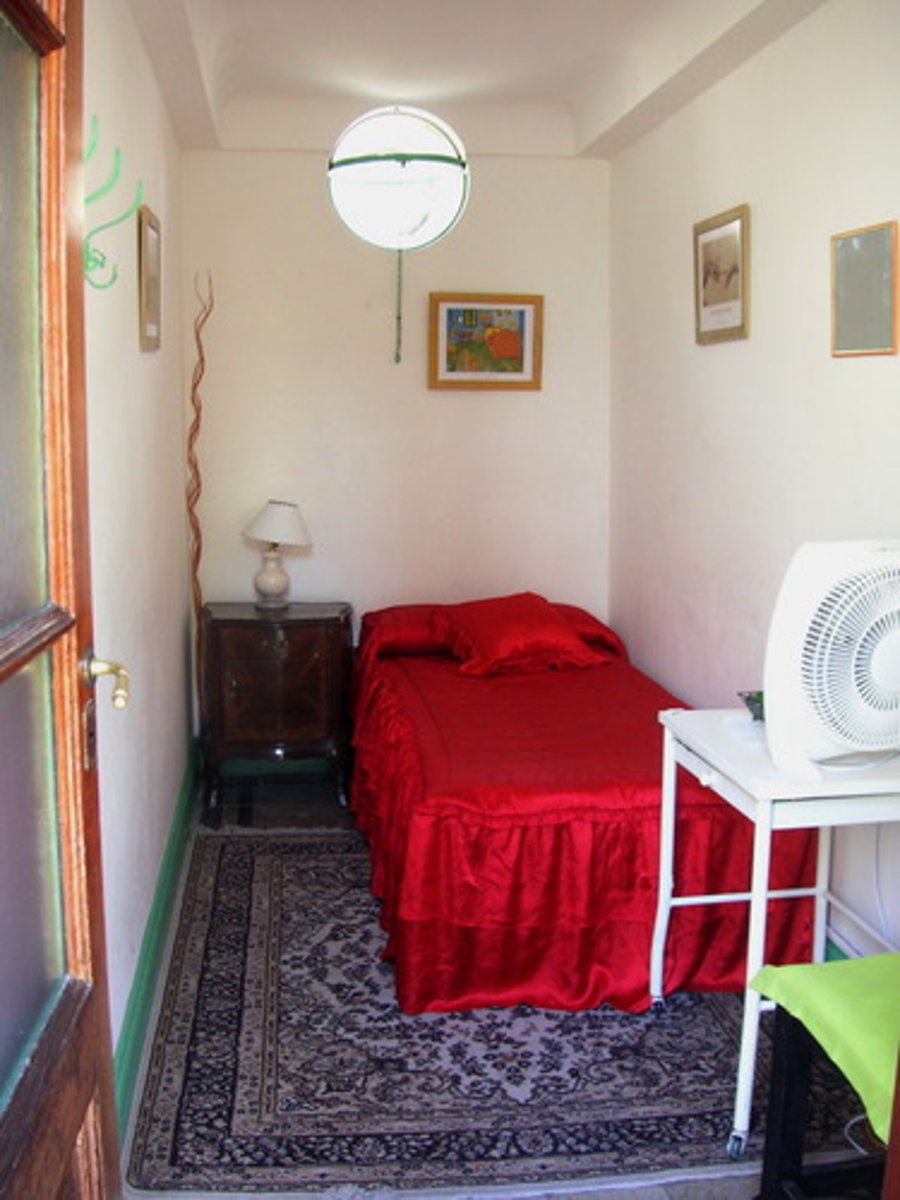<p>single room</p>