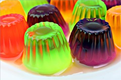 <p>sweet clear semi-solid food made with fruit juice Example: Children like eating strawberry _____ with milk. thạch / rau câu u Rau câu / Thạch trong suốt, làm từ nước trái cây. UK: /ˈdʒel.i/ | US: /ˈdʒel.i/</p>