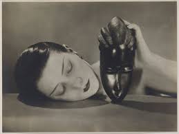<p>Noire et Blanche (Man Ray)</p>