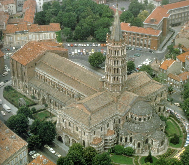 <p>What is this? Romanesque or Gothic? Where is it located?</p>