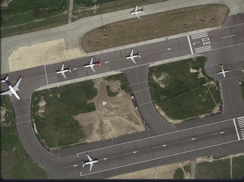 <p><span>PARALLEL RUNWAYS</span></p>