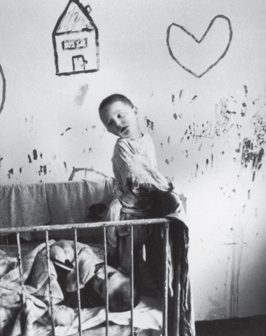 <p>Children who went to a foster home during the sensitive period up to 24 months of age fared better than those who remained in an institution when tested later for developmental quotient (DQ), IQ, and brain electrical activity.</p>