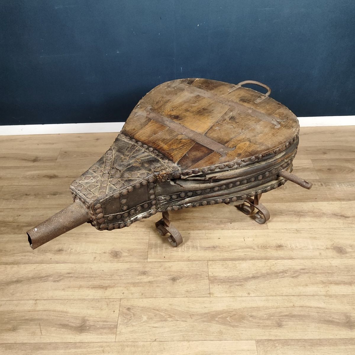 <p>soufflet de forge</p>