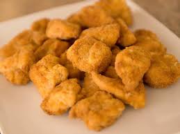 <p>los nuggets/ las tiras de pollo</p>