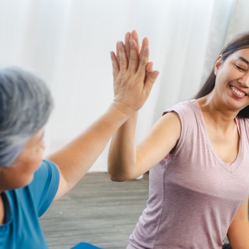 <p>High five - <em>jai fáiv</em></p>