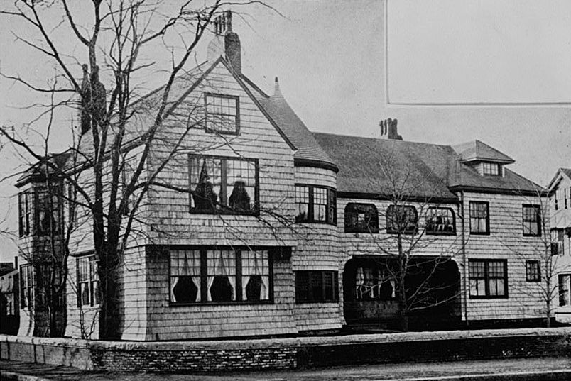 <p>Stoughton House - Henry Hobson Richardson (ROMANTICISM)</p>