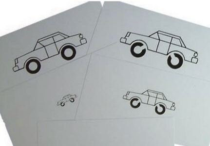 <p>It is a two-alternative forced choice (2AFC) test, using a question such as: “Which car has the broken wheels?”</p>