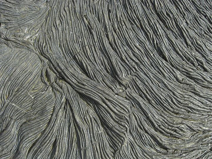 <p>Smooth, glazed, and ropy surface structure resembles cow dung in form. </p>