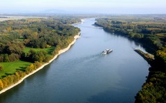 <p>El r铆o</p>