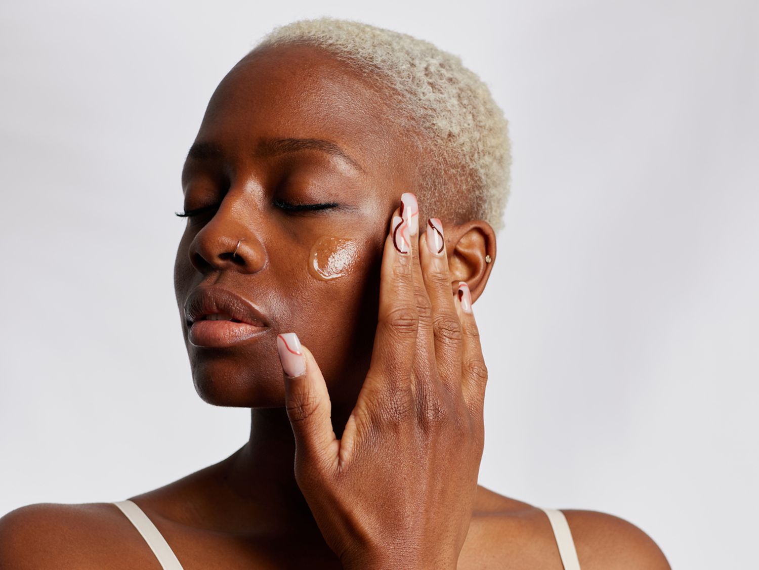 <p>Apply moisturizer followed by suncreen </p>
