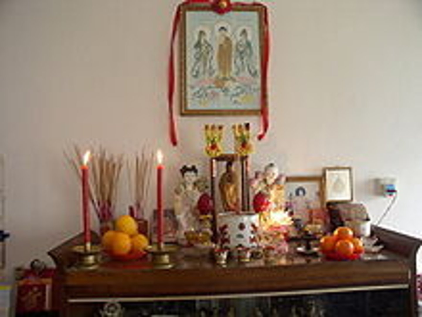<p>(v): thờ cúng</p>