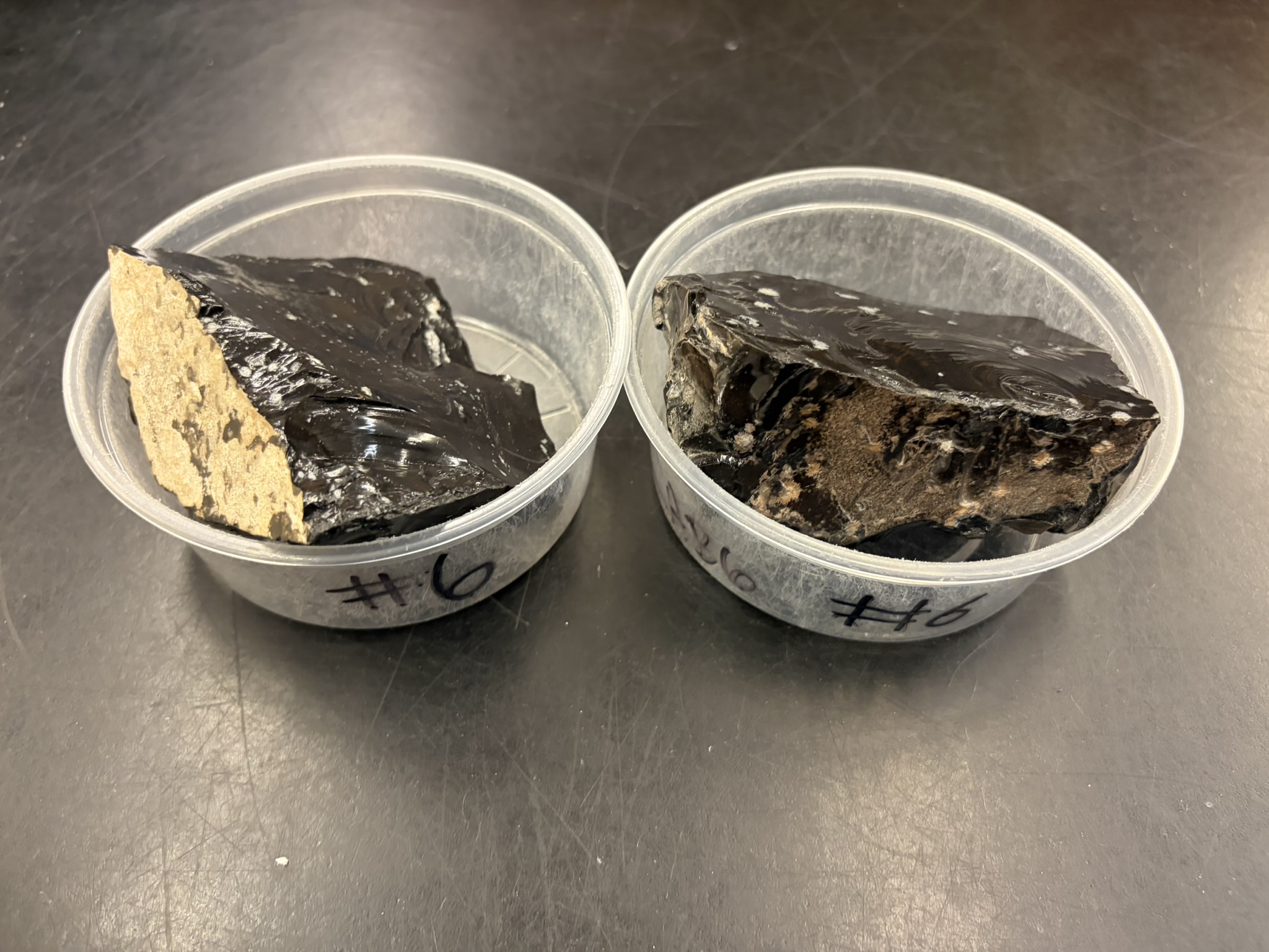 <p>Mafic<br>Glassy</p>