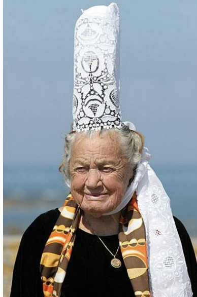 <p>la bigoudène</p>