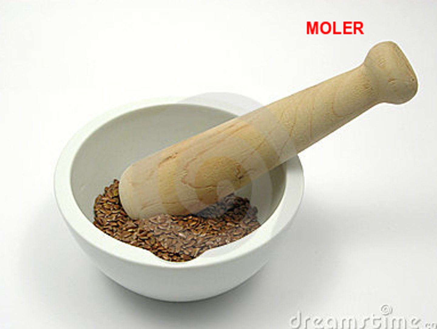 <p>to reduce to small pieces by crushing with a bladed device, tuned by a handle or automatically</p>