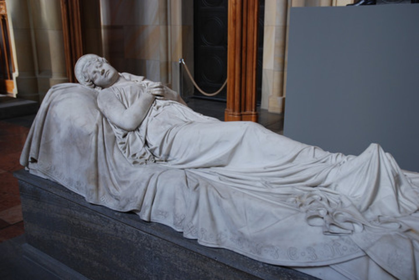 <p>Defunct/deceased/gone missing</p>